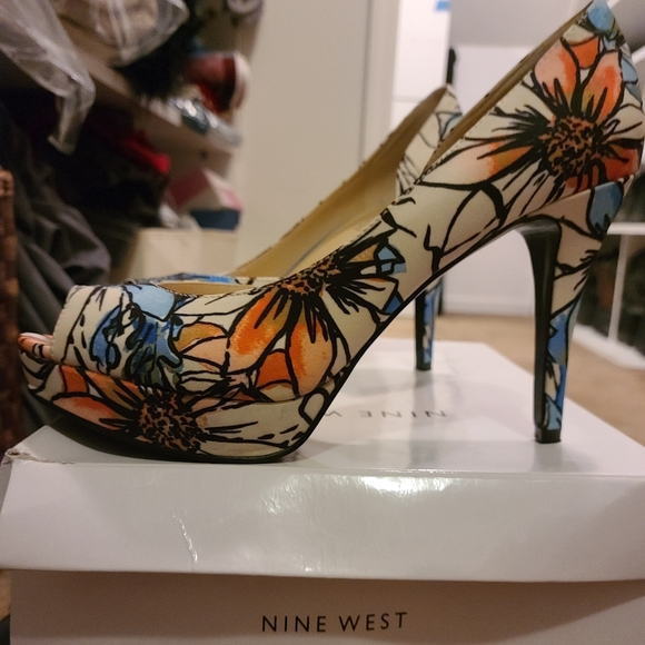 Nine west Heels - Picture 2 of 4